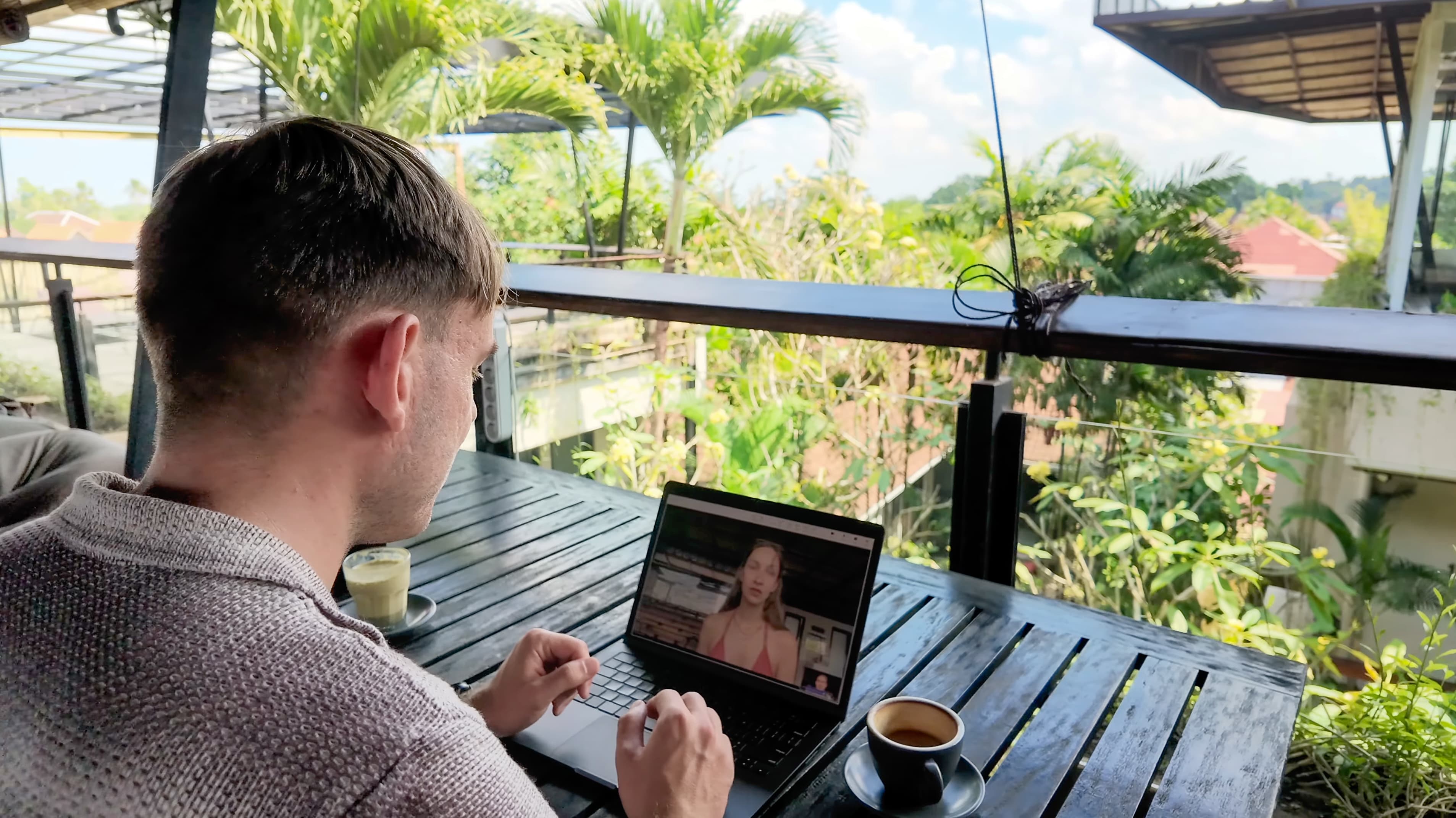 Digitales Arbeiten (im Coworking Space) auf Bali